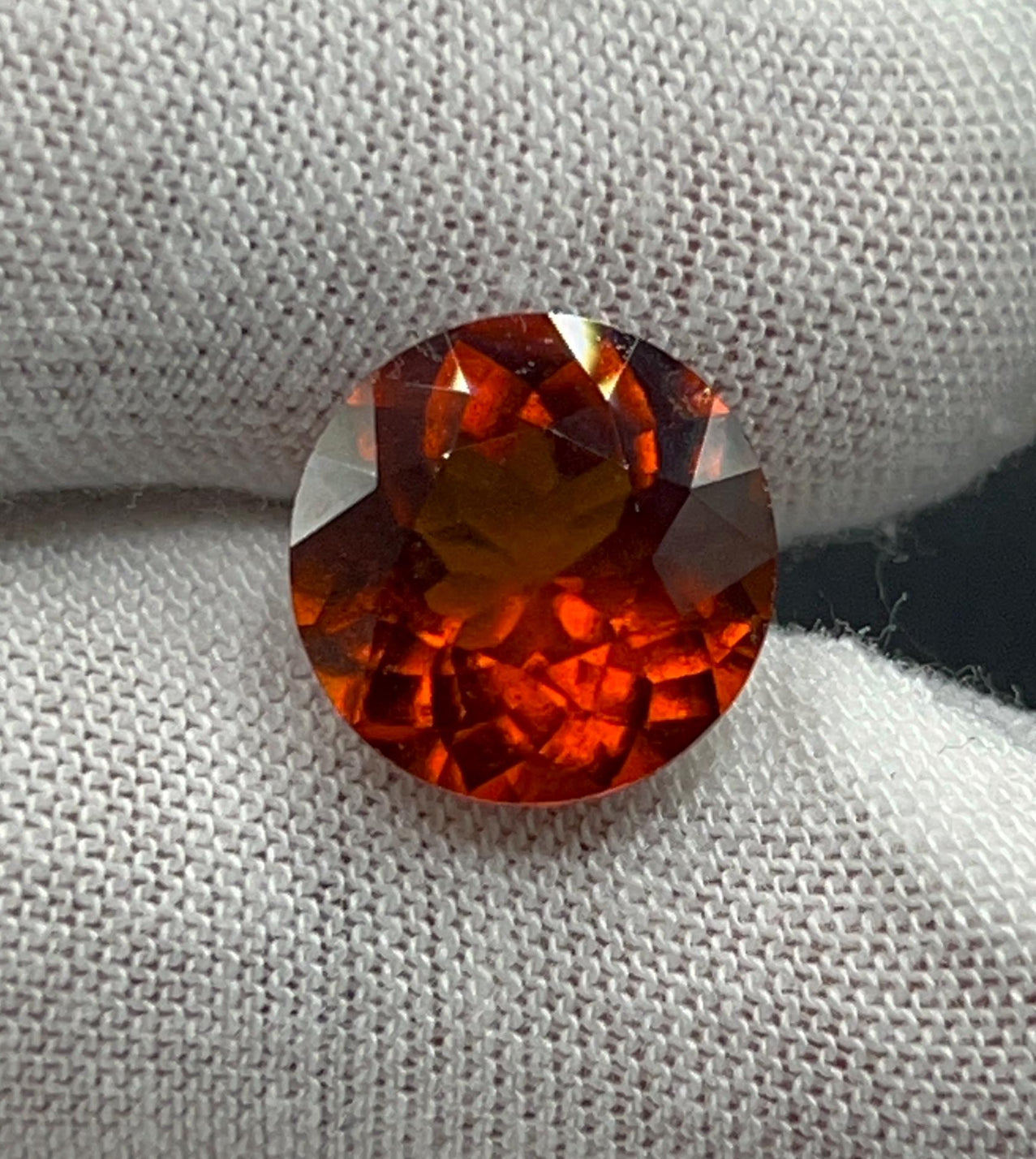 Natural Hessonite Garnet | 8.15 ct | Round Brilliant mixed cut | GIA Alumni Lab report included