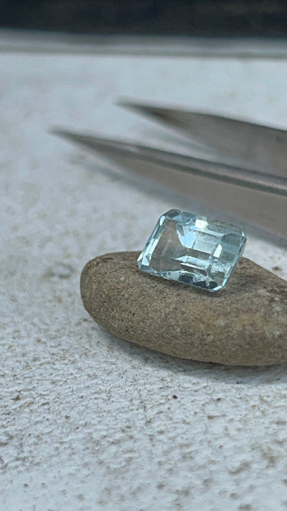 2.60 Ct Natural Aquamarine – Blue Octagon Step Cut (Certified) 9.89 x 6.67 mm