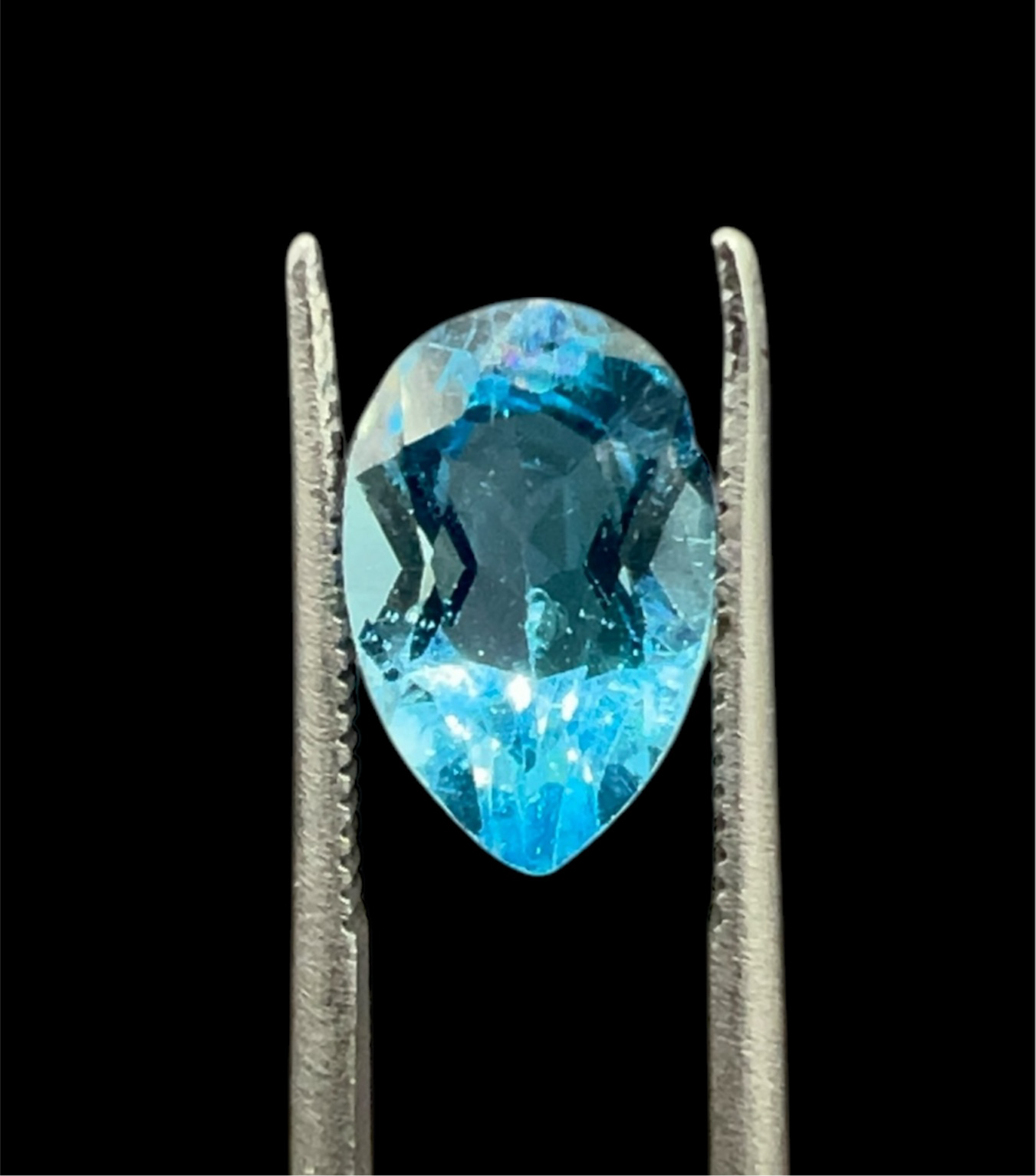 Natural Topaz | 1.73 ct | Swiss Blue Colour | Pear Brilliant Mixed |Dimension: 9.22x6.01x4.21 mm | GIA Alumni Lab Report Provided
