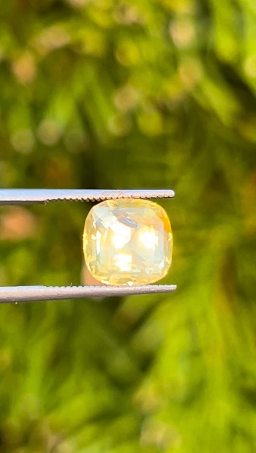 AAA+ Natural Yellow Sapphire | 2.81 | Unheated | loupe Clean Gemstone | Origin: Sri Lanka | Certified