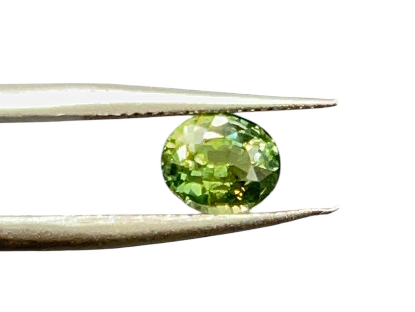 Natural Green Sapphire | 1.31ct | Oval shape | GIA Alumni lab report included