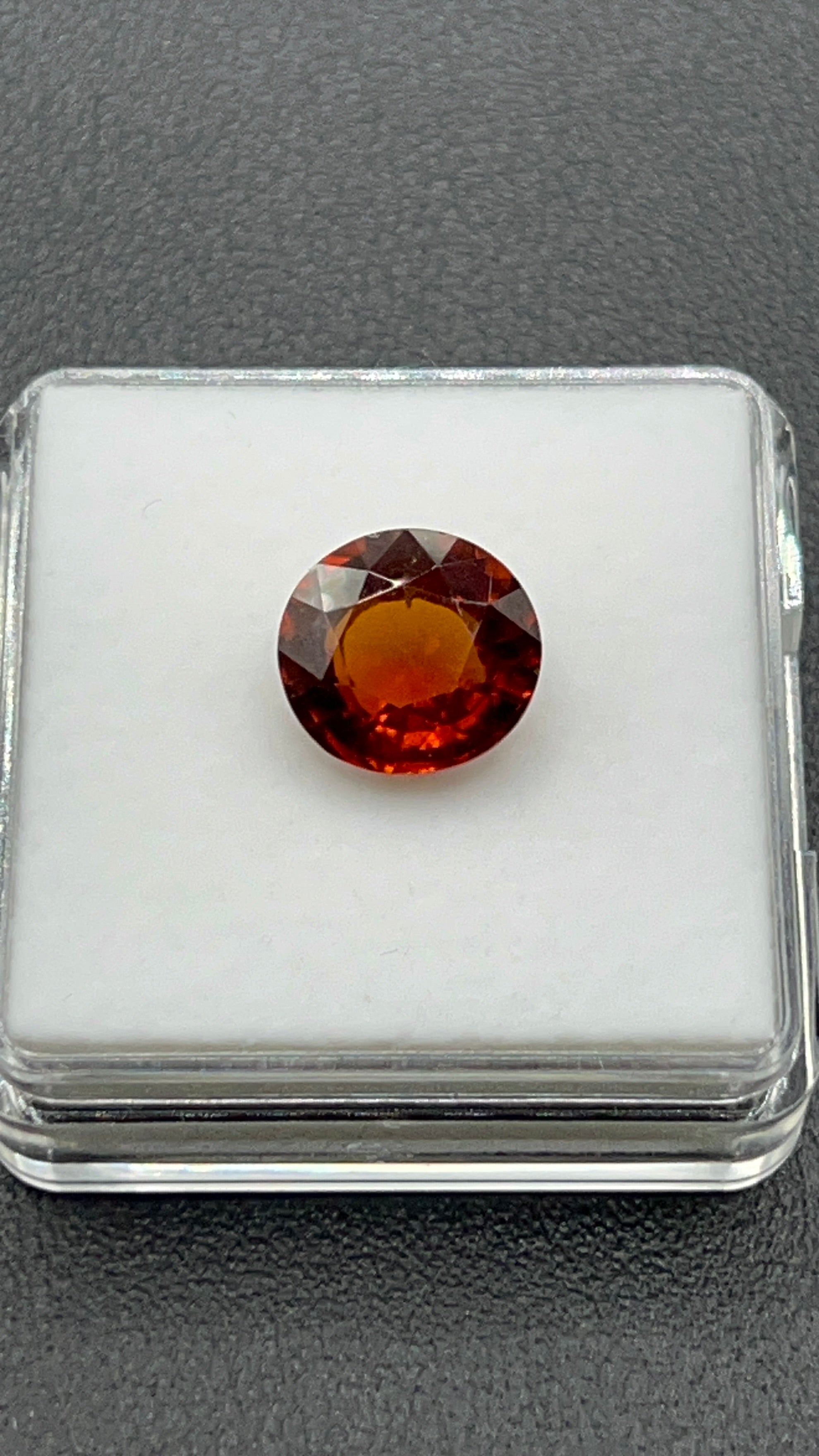 Natural Grossular Garnet (Hessonite)| 8.00 ct | Round Brilliant Mixed | GIA Alumni Lab  Report Provided
