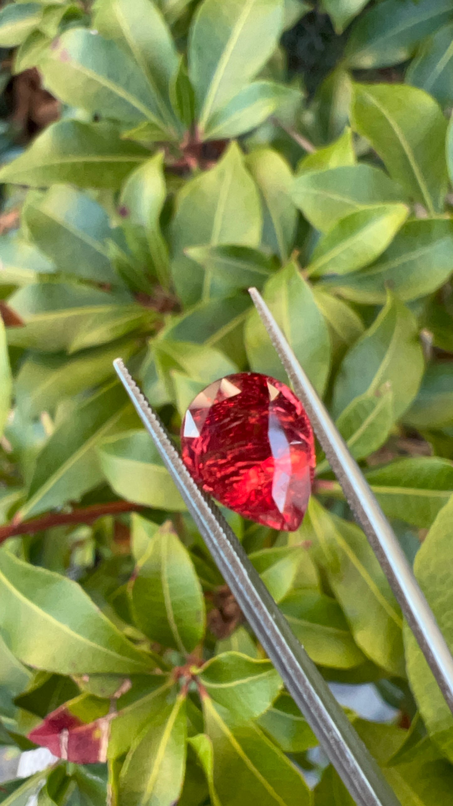 Natural Mahenge Spinel | 2.19ct | Pear shape | Brilliant mixed cut | Certified from a GIA Alumni member