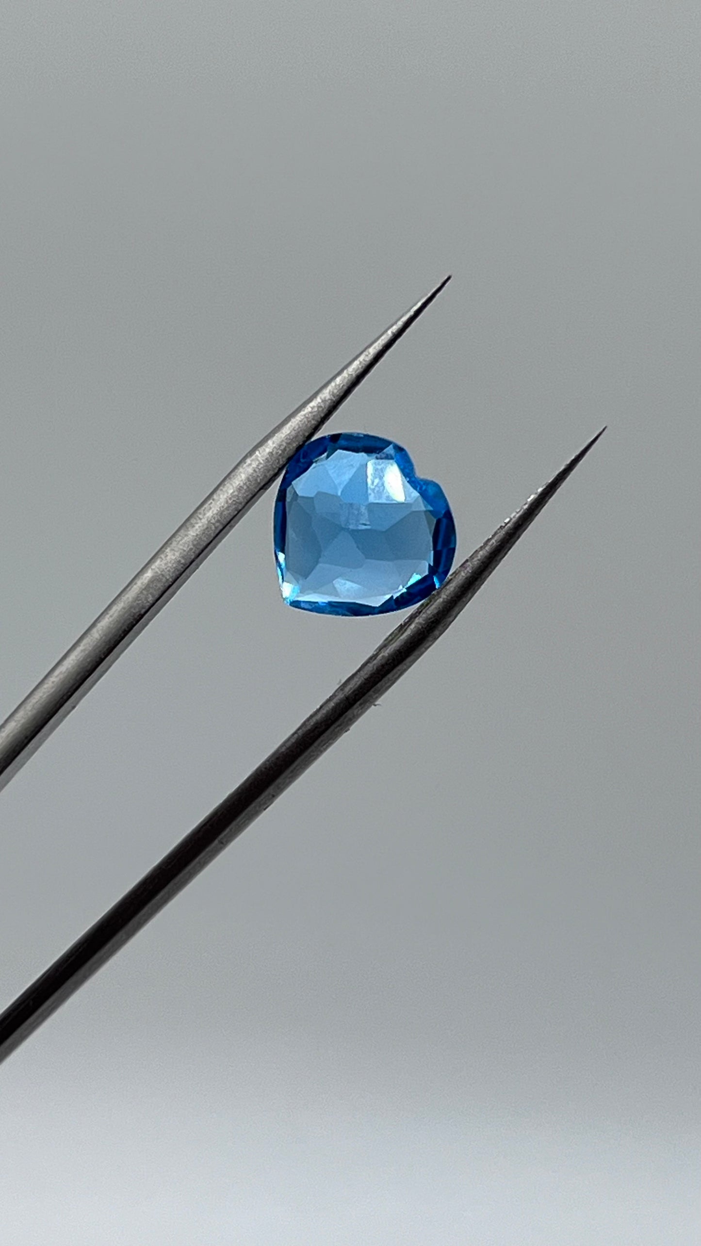 Natural Topaz | 4.00ct | Heart shaped | Swiss blue colour | GIA Alumni lab report provided