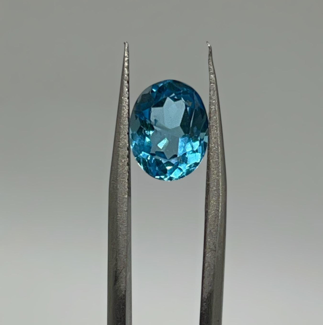 Natural Topaz | 2.69ct | Oval shape | December Birthstone | GIA Alumni lab report provided