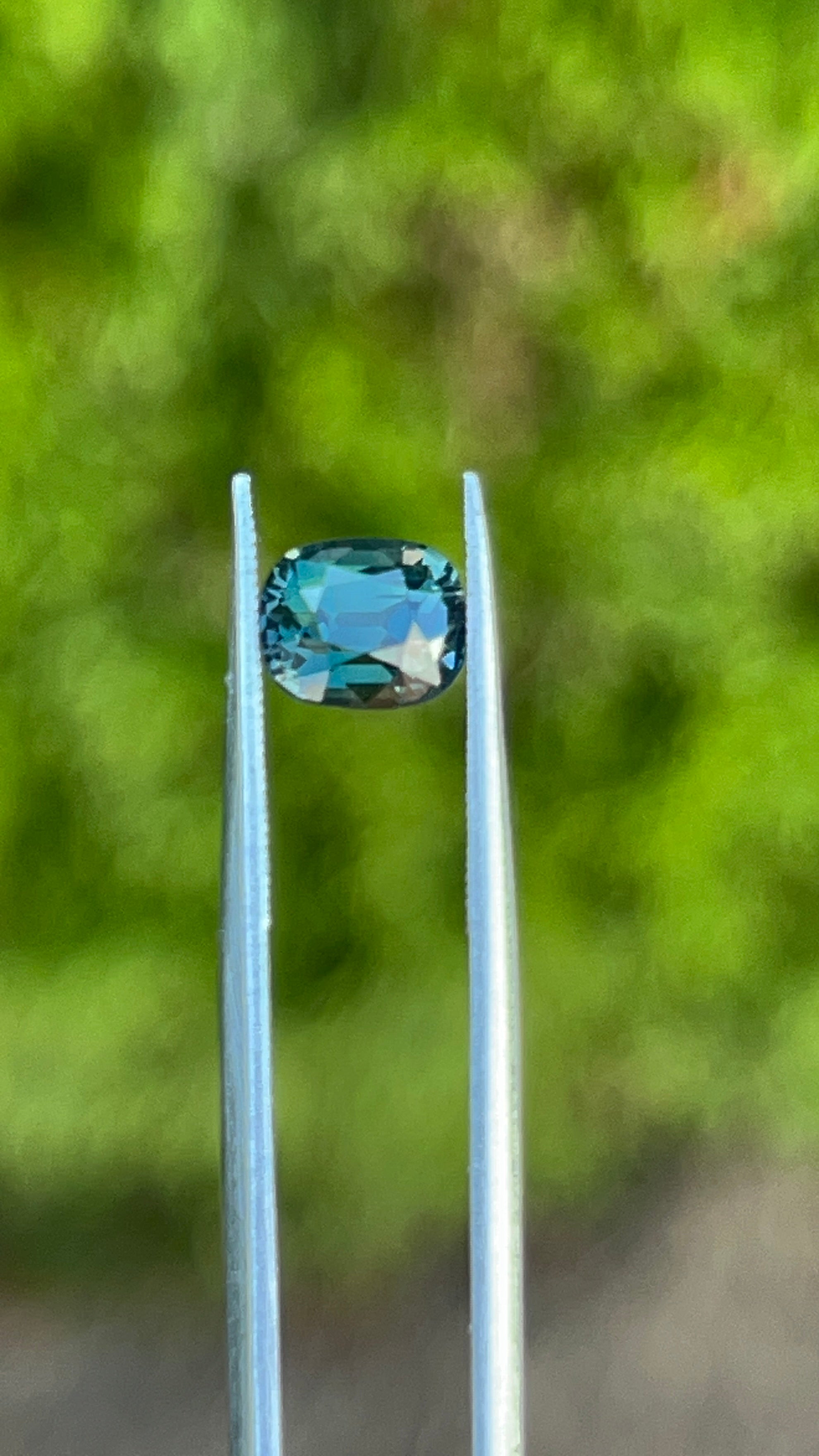 Teal Sapphire | 1.28ct | GIA Alumni Certified | Best Colour