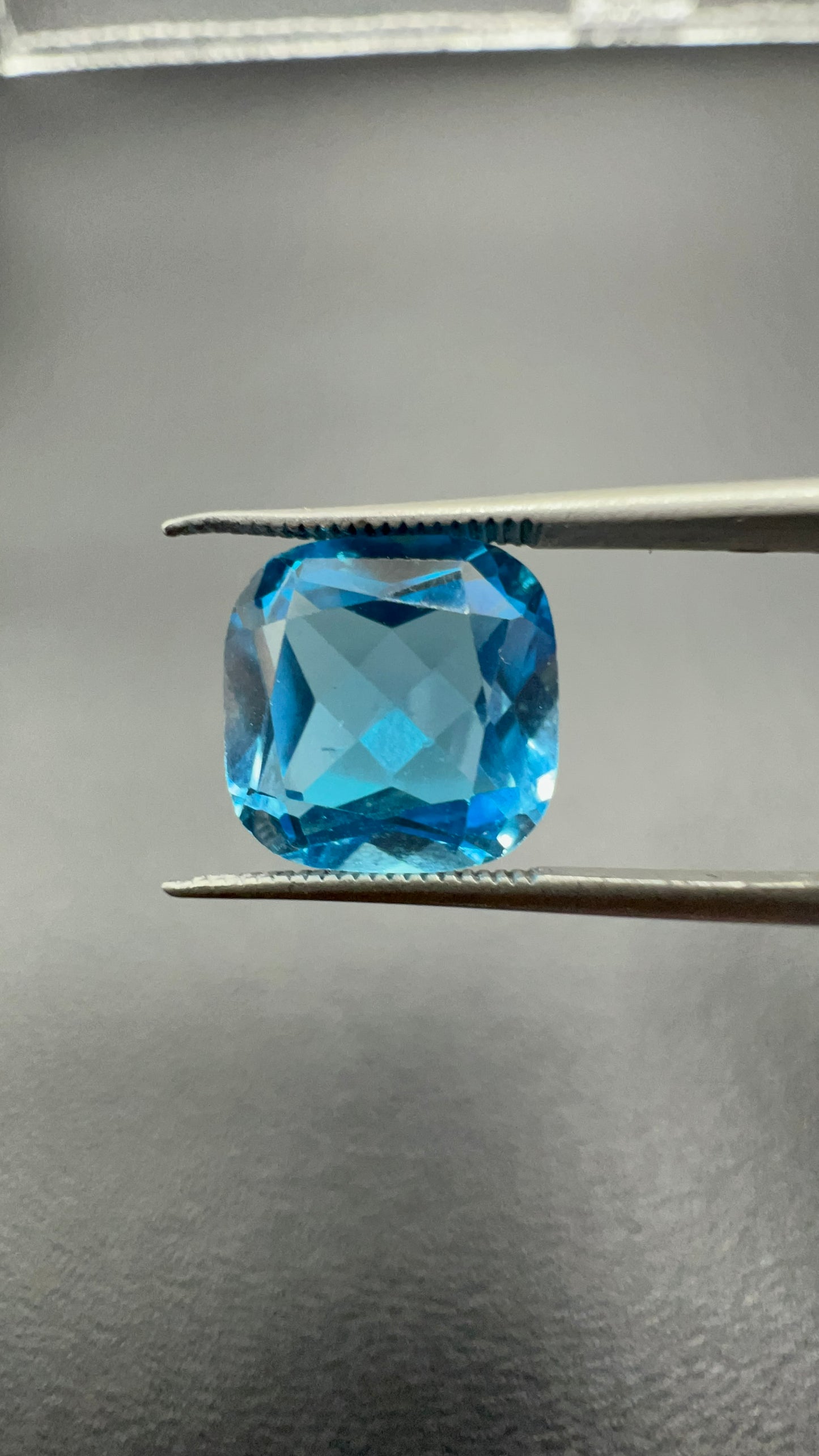 Natural Topaz | 5.37 ct | Swiss Blue Colour | Cushion Brilliant Mixed |
Dimension: 10.04x10.00x6.02 mm | GIA Alumni Lab Card Provided