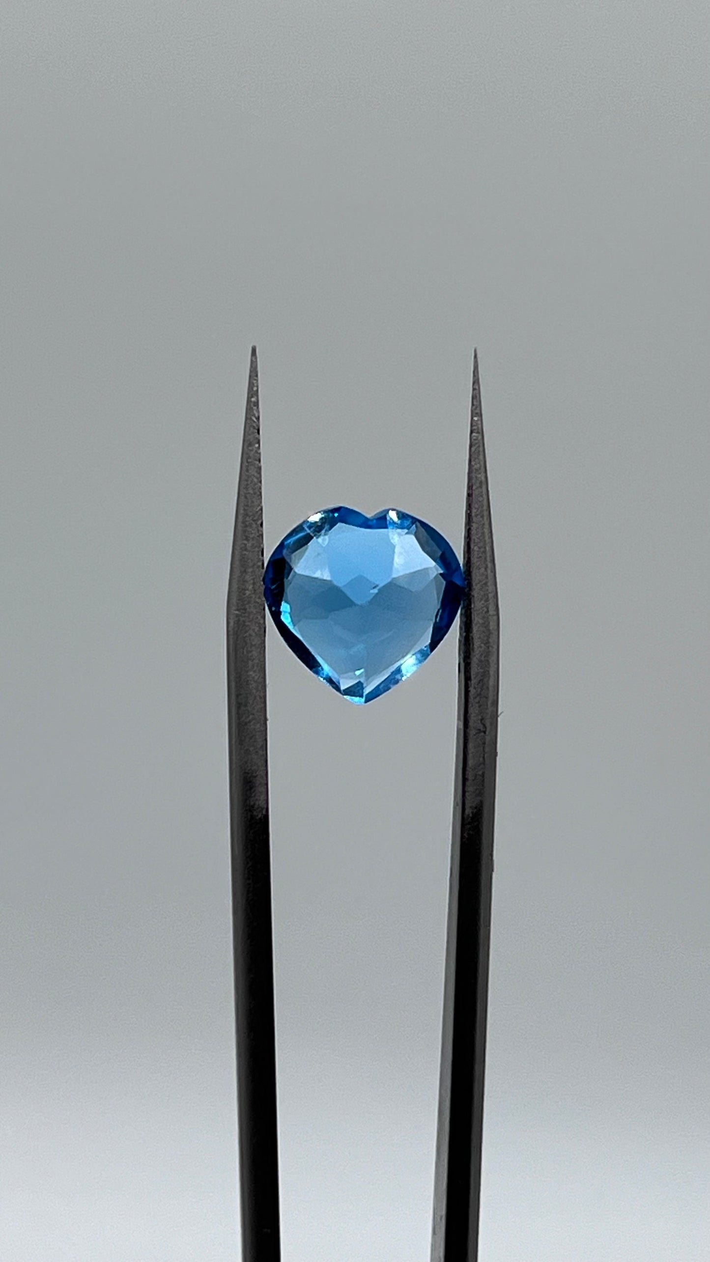 Natural Topaz | 4.00ct | Heart shaped | Swiss blue colour | GIA Alumni lab report provided