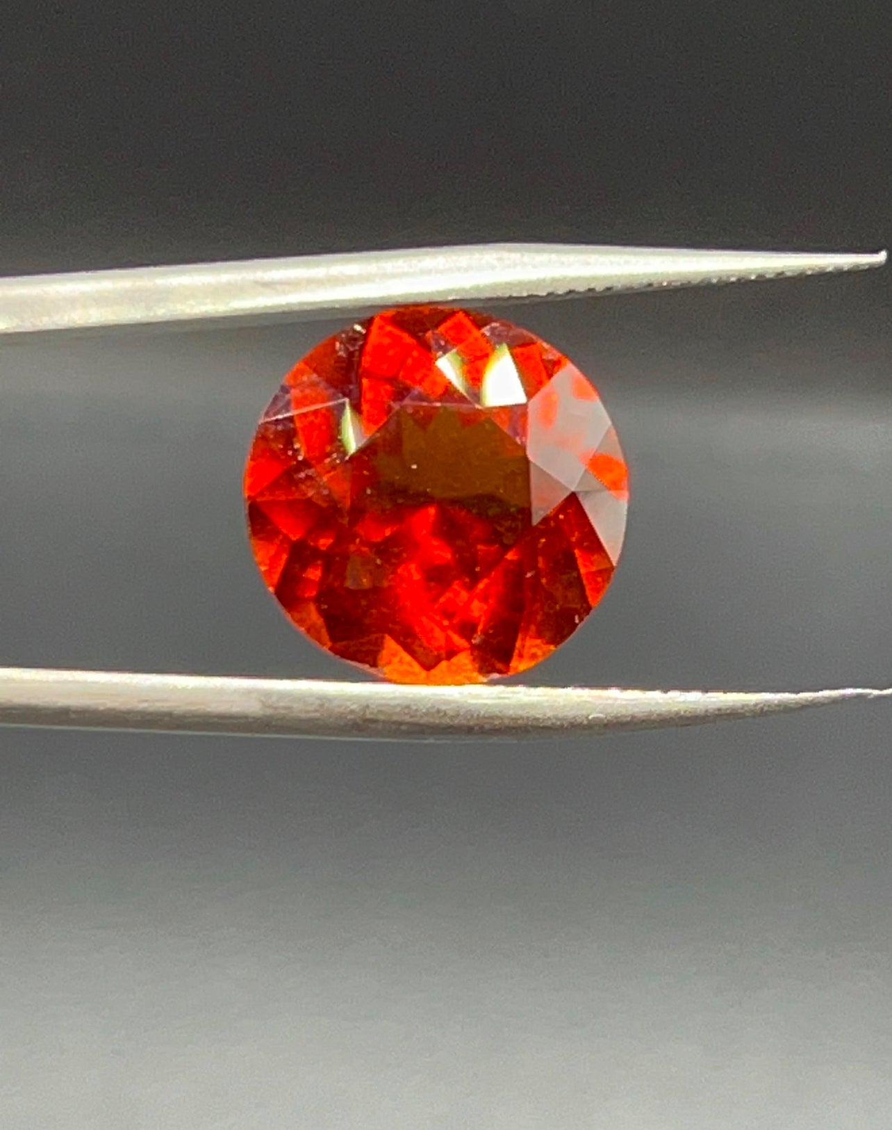 Natural Hessonite Garnet | 8.15 ct | Round Brilliant mixed cut | GIA Alumni Lab report included