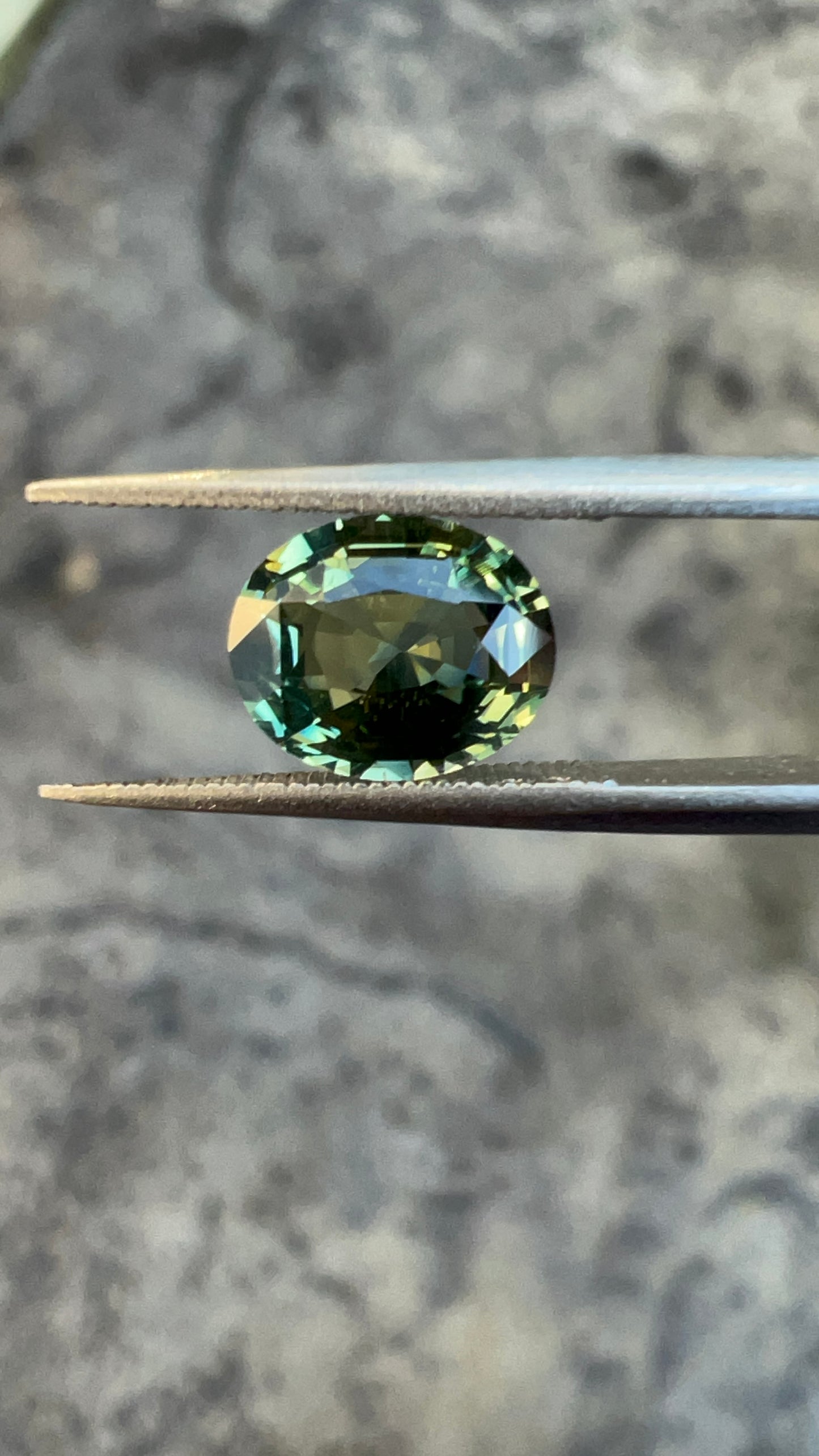 Natural Teal Sapphire | 1.60 ct | Unheated | Oval shape | Brilliant Mixed Cut | GIA Alumni Lab Report Provided