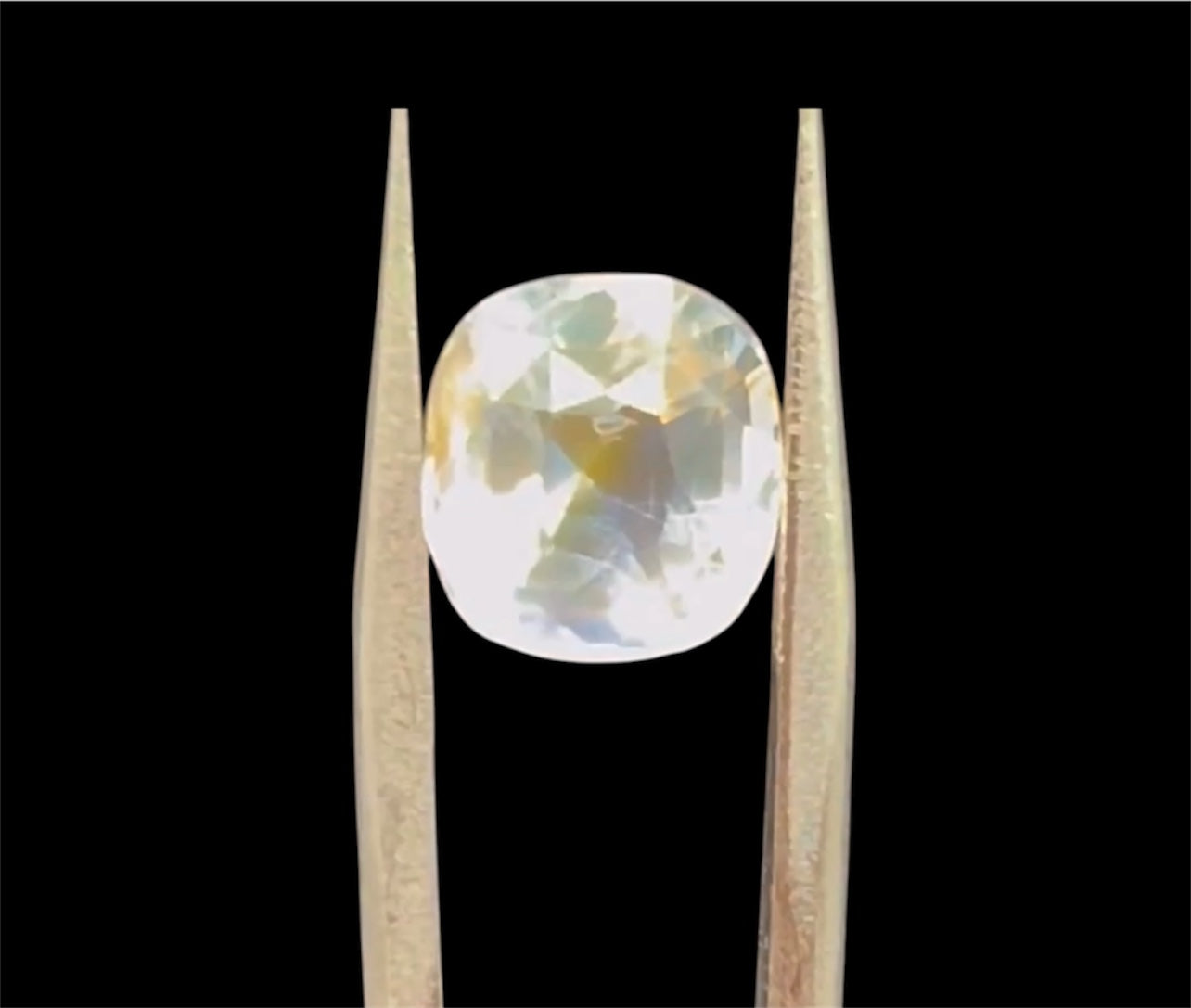 Natural Rainbow Moonstone | 3.14 ct
| Cushion Brilliant Mixed | Colourless | GIA Alumni lab report card provided