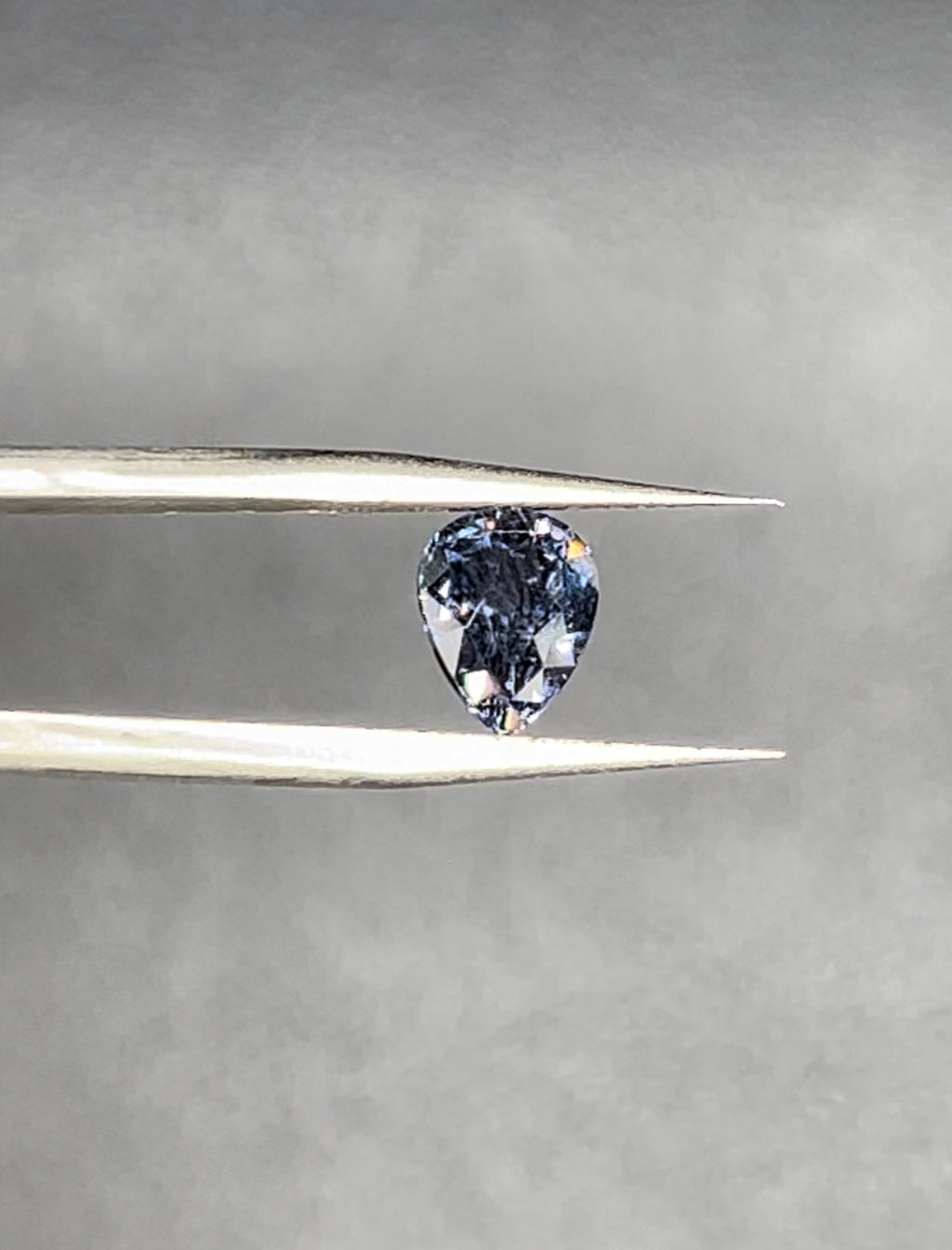 Spinel | Colour changing effect | 1.59ct | Loop clean gemstone | Free GIA alumni lab report