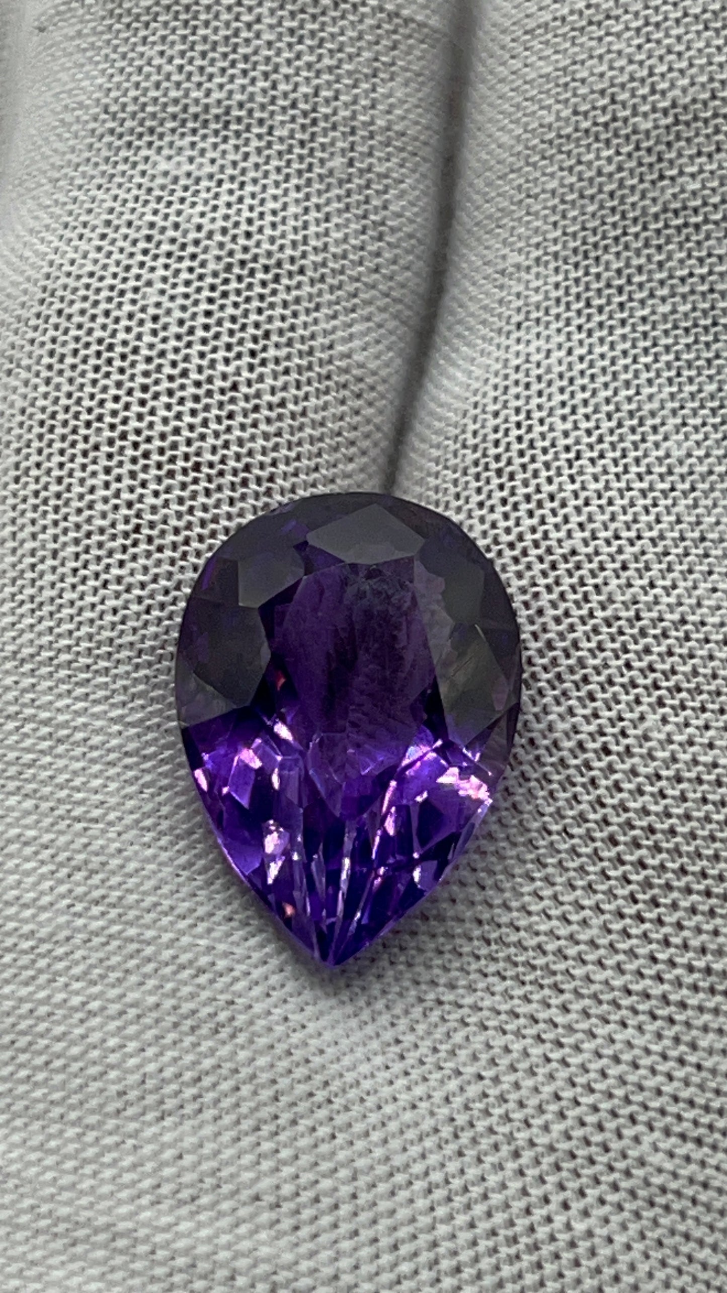 Natural Amethyst | 17.67 ct | Colour: Purple | Shape: Pear Brilliant Mixed
GIA Alumni Lab report provided