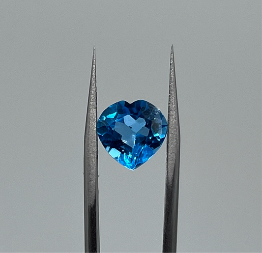 Natural Topaz | 4.00ct | Heart shaped | Swiss blue colour | GIA Alumni lab report provided