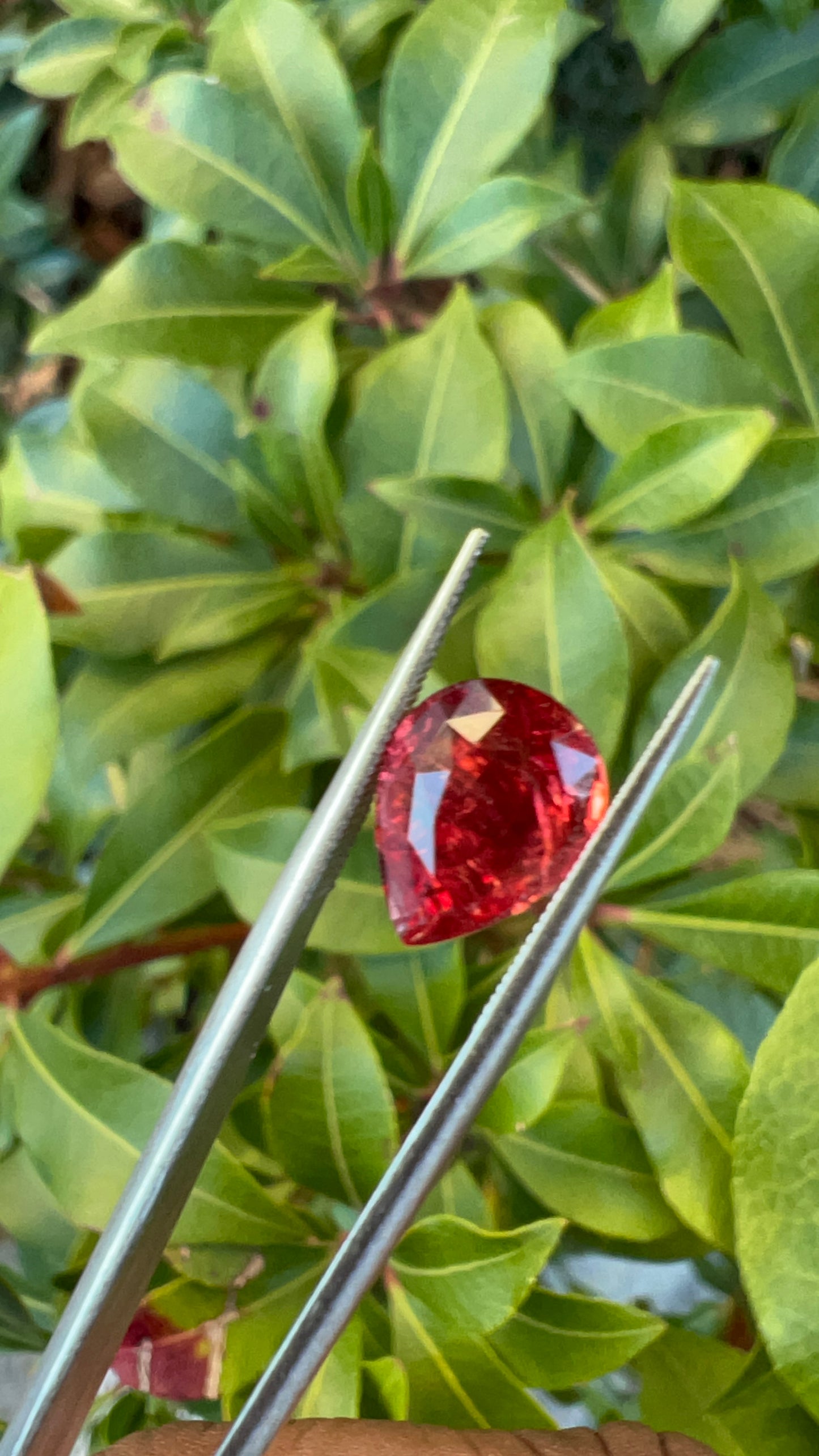 Natural Mahenge Spinel | 2.19ct | Pear shape | Brilliant mixed cut | Certified from a GIA Alumni member