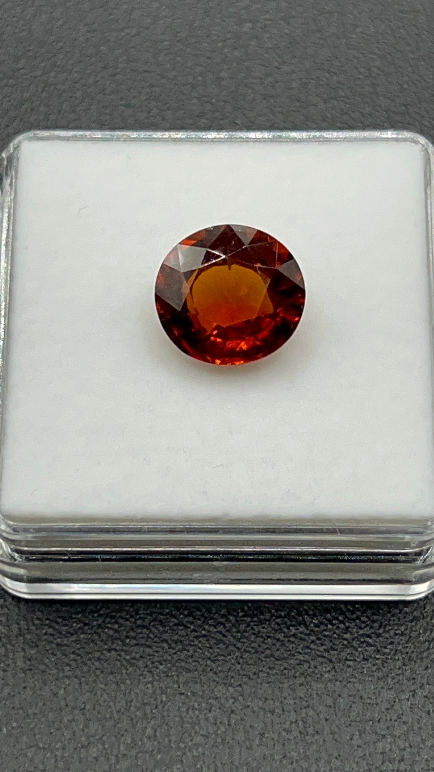 Natural Grossular Garnet (Hessonite)| 8.00 ct | Round Brilliant Mixed | GIA Alumni Lab  Report Provided