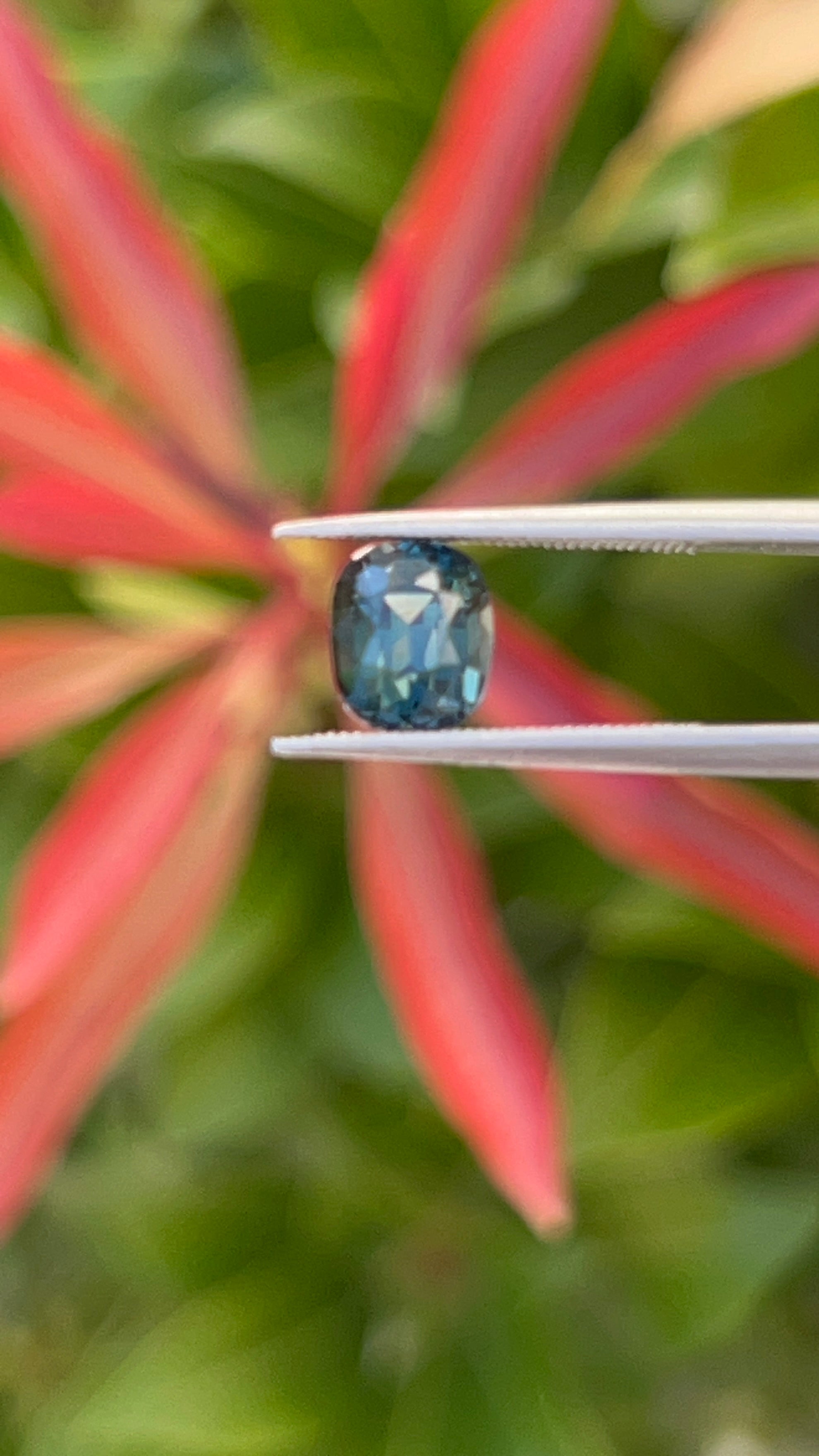 Teal Sapphire | 1.28ct | GIA Alumni Certified | Best Colour