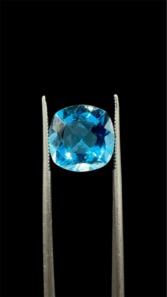 Natural Topaz | 4.40 ct | Swiss Blue Colour | Cushion Brilliant Mixed |9.95x9.81x5.75 mm | GIA Alumni Lab Report Provided