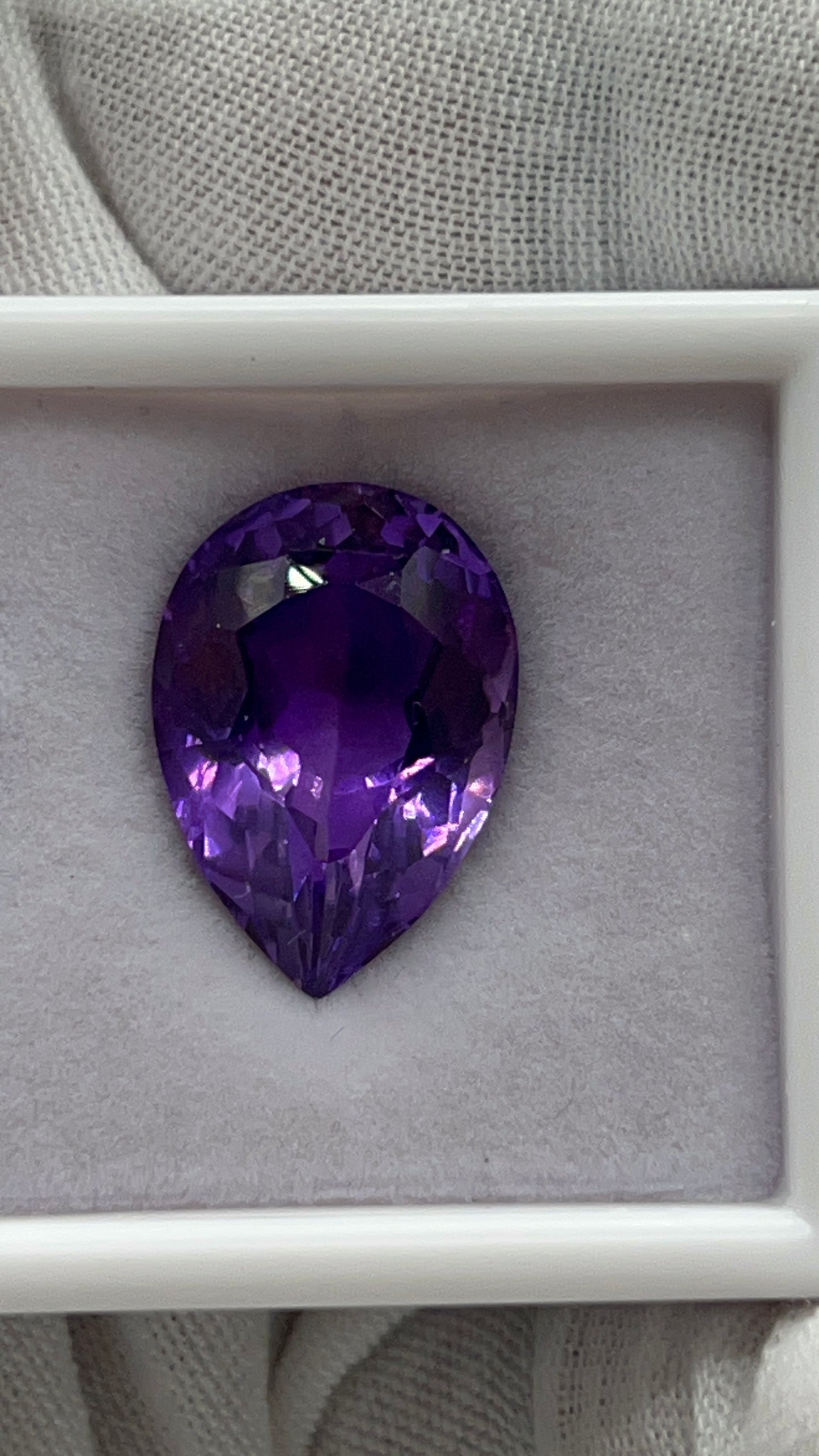 Natural Amethyst | 17.67 ct | Colour: Purple | Shape: Pear Brilliant Mixed
GIA Alumni Lab report provided