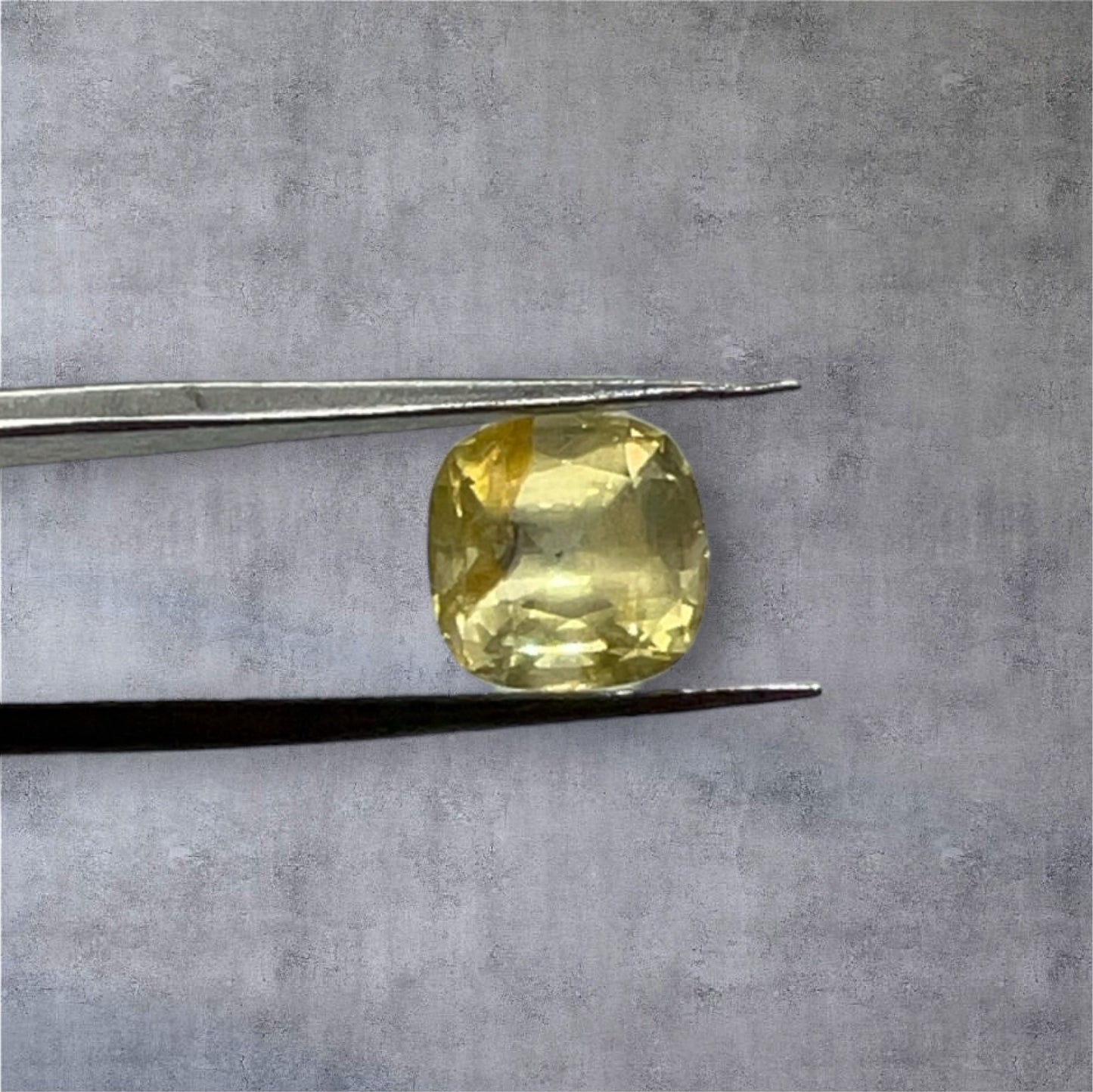 AAA+ Natural Yellow Sapphire | 2.81 | Unheated | loupe Clean Gemstone | Origin: Sri Lanka | Certified