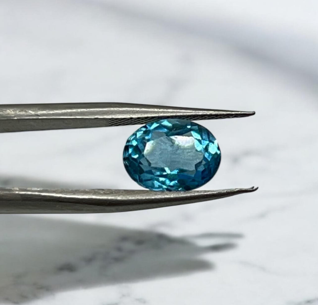 Natural Topaz | 2.69ct | Oval shape | December Birthstone | GIA Alumni lab report provided