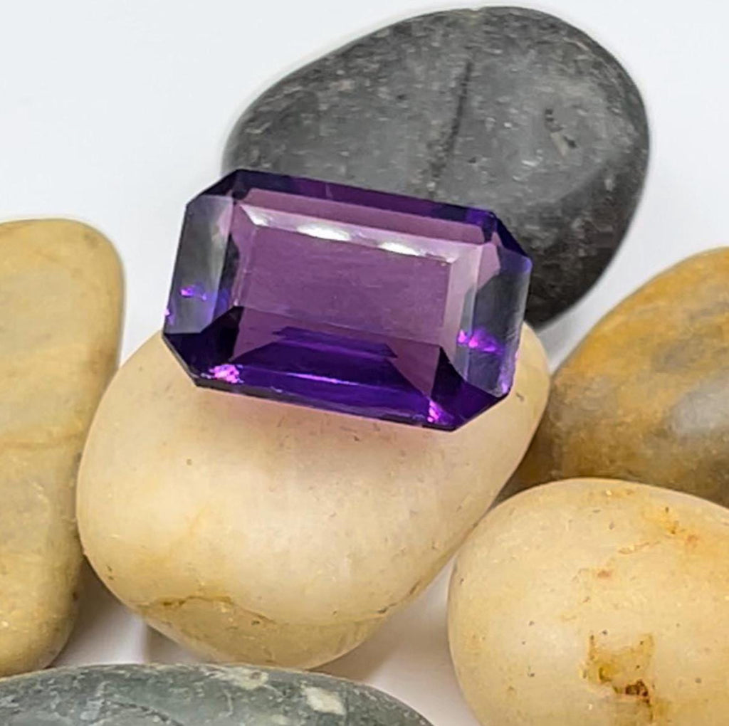 Natural Amethyst | 14.94 ct | Octagonal step cut | Purple colour | GIA Alumni lab report provided