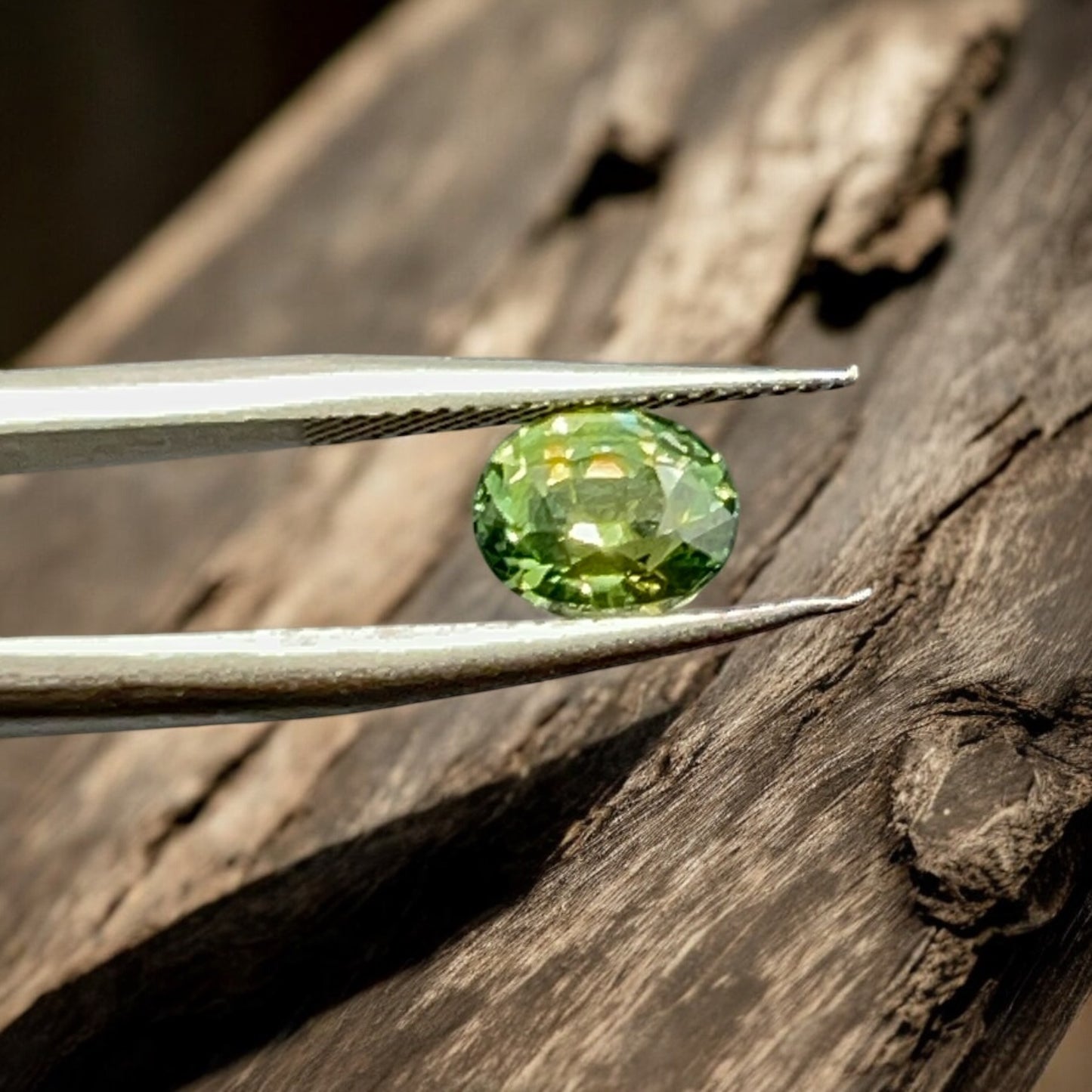 Natural Green Sapphire | 1.31ct | Oval shape | GIA Alumni lab report included