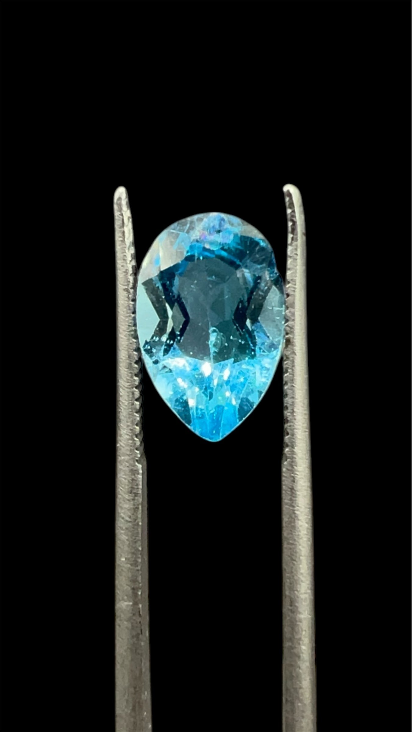 Natural Topaz | 1.73 ct | Swiss Blue Colour | Pear Brilliant Mixed |Dimension: 9.22x6.01x4.21 mm | GIA Alumni Lab Report Provided