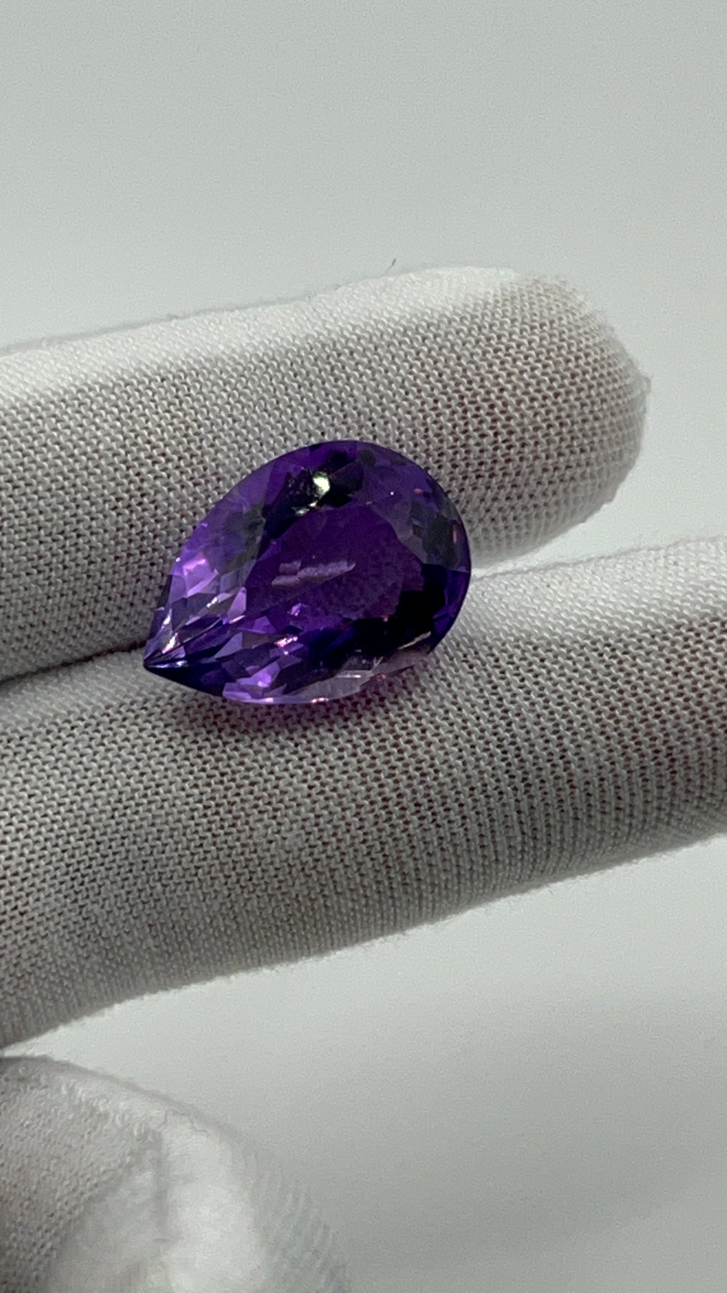 Natural Amethyst | 17.67 ct | Colour: Purple | Shape: Pear Brilliant Mixed
GIA Alumni Lab report provided