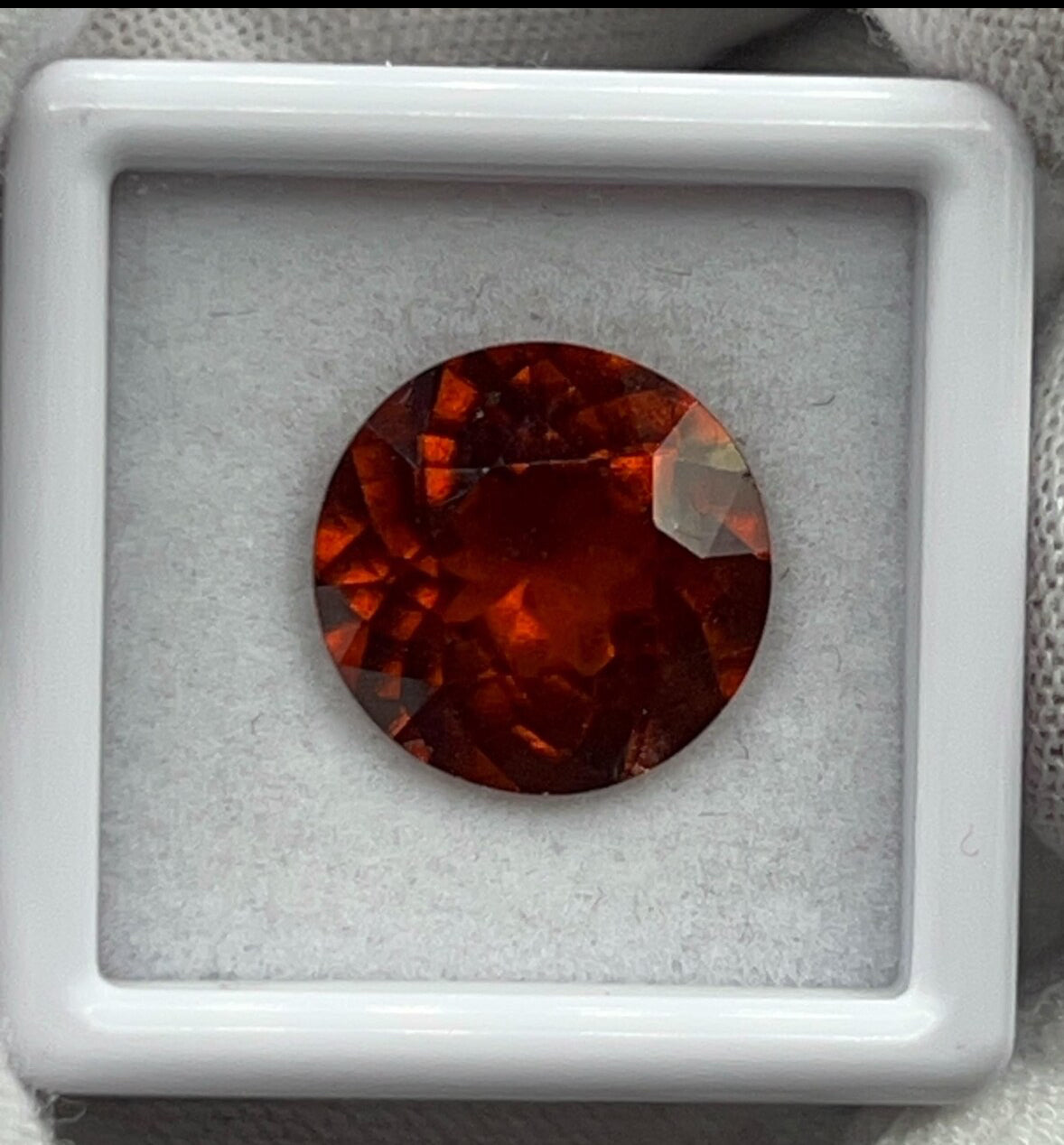 Natural Hessonite Garnet | 8.15 ct | Round Brilliant mixed cut | GIA Alumni Lab report included