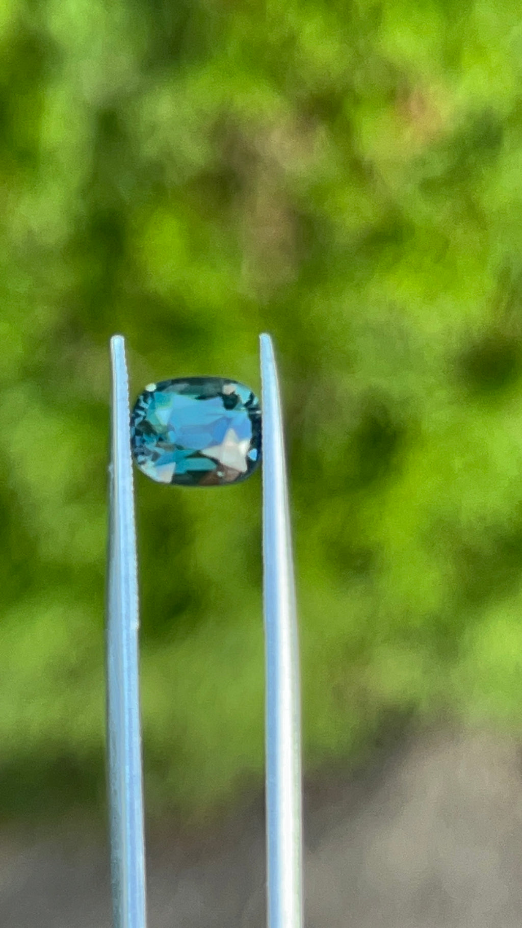 Teal Sapphire | 1.28ct | GIA Alumni Certified | Best Colour