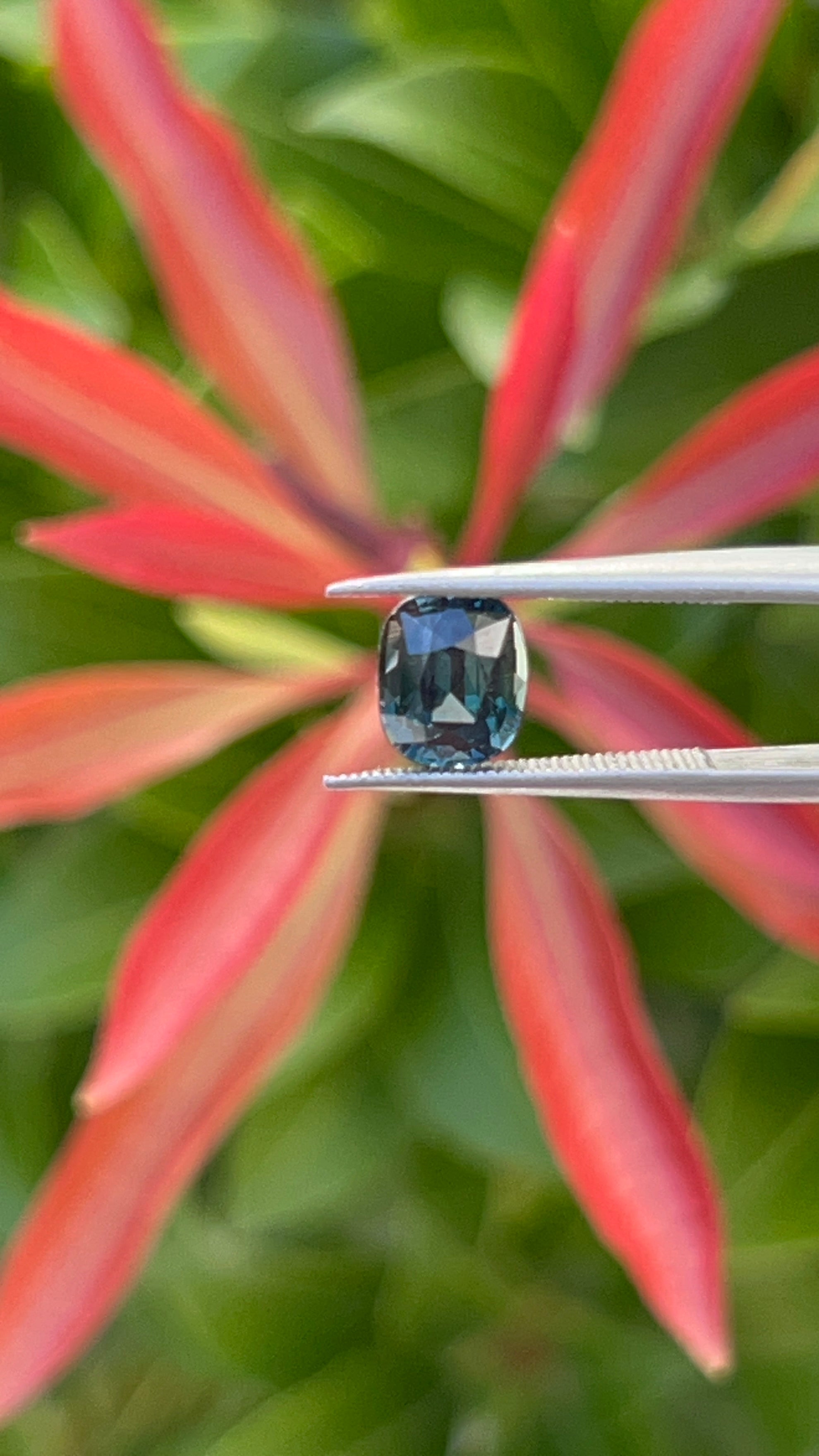 Teal Sapphire | 1.28ct | GIA Alumni Certified | Best Colour