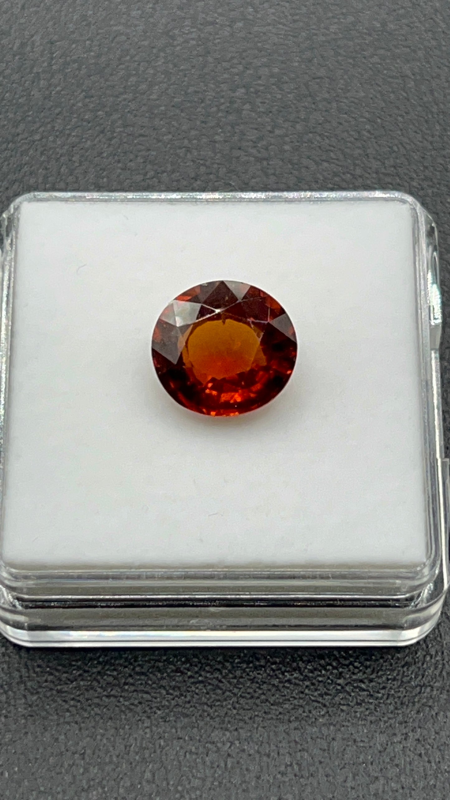 Natural Grossular Garnet (Hessonite)| 8.00 ct | Round Brilliant Mixed | GIA Alumni Lab  Report Provided