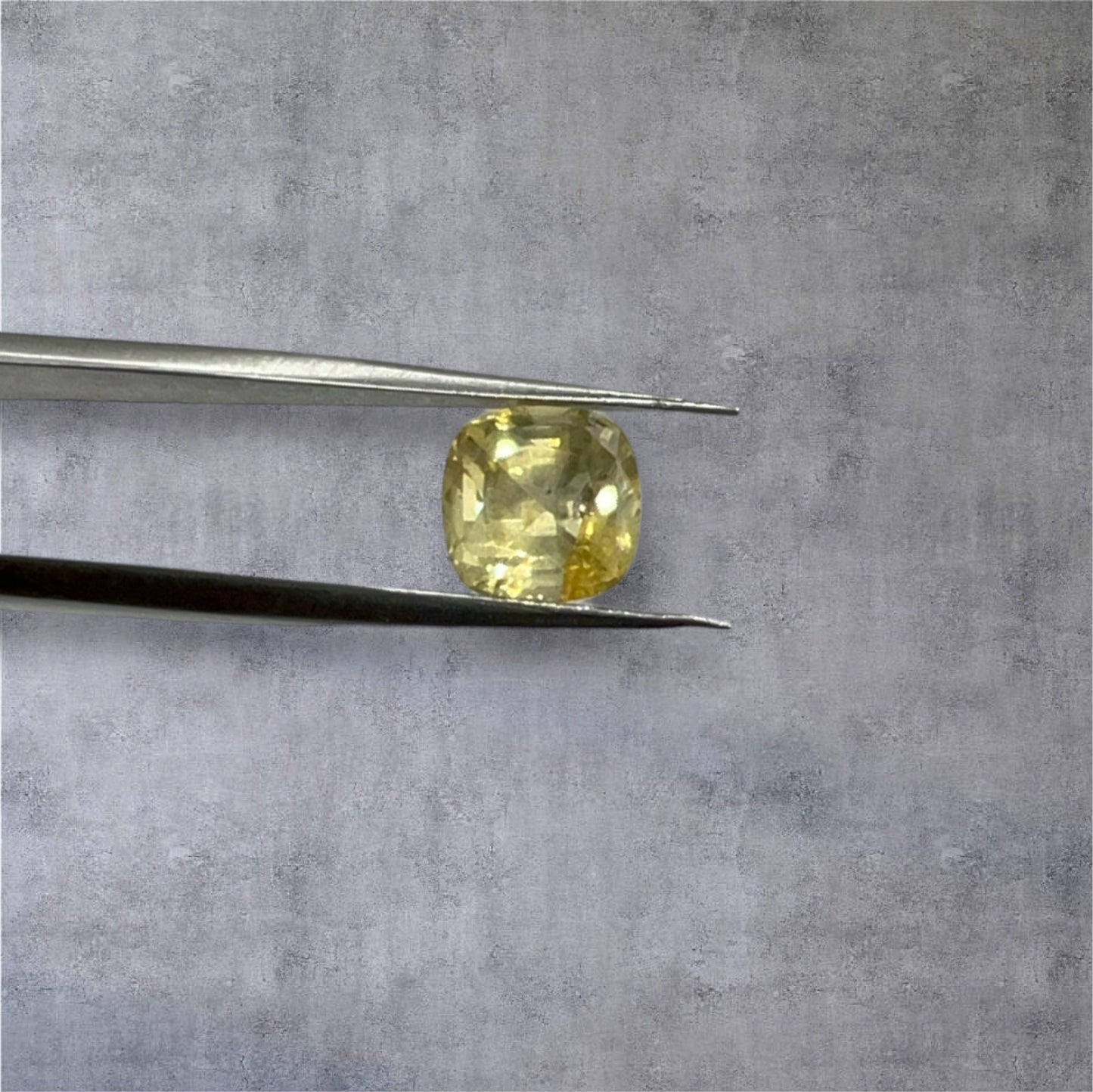 AAA+ Natural Yellow Sapphire | 2.81 | Unheated | loupe Clean Gemstone | Origin: Sri Lanka | Certified