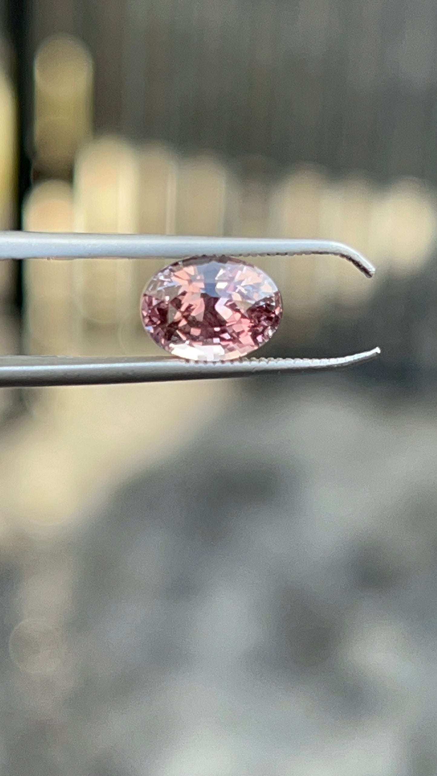 Padparadscha Sapphire | 2.16 ct | Unheated natural loose gemstone | Oval | GIA Alumni lab report