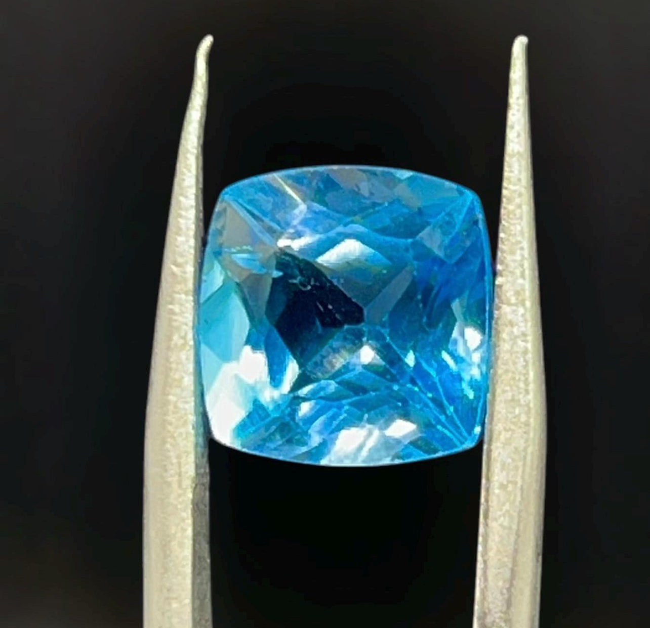 Natural Topaz | 5.57 ct | Cushion shape | Swiss Blue Colour | December Birthstone | GIA Alumni lab report provided