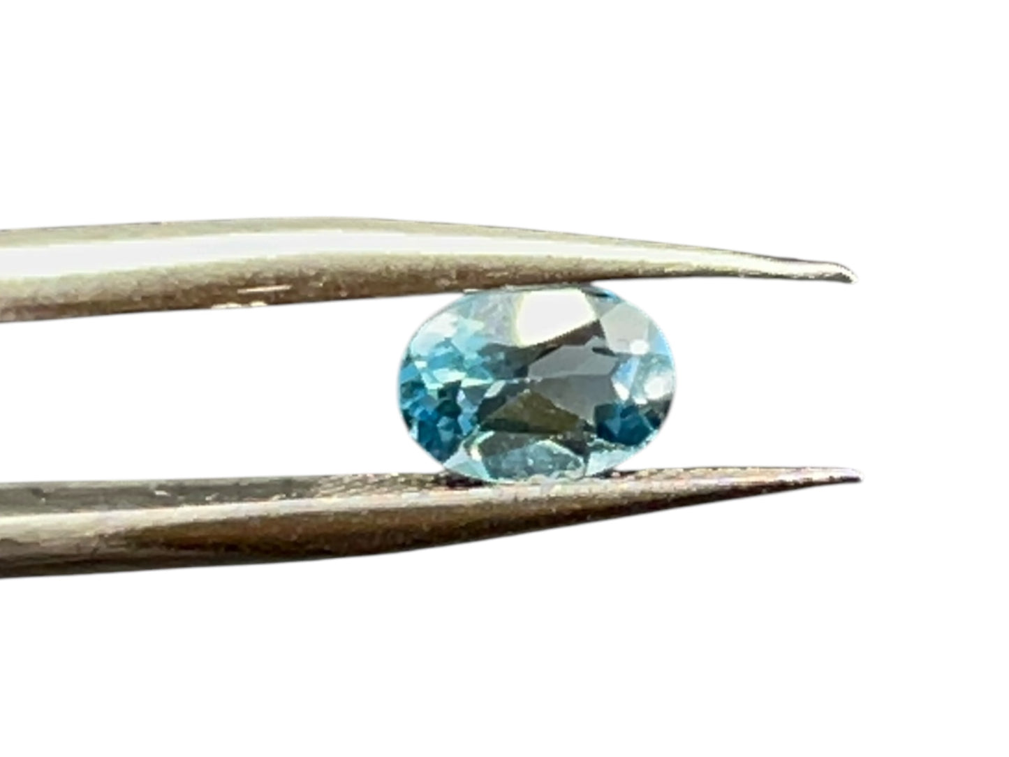 Natural Topaz | 1.00 ct | Oval shape | Swiss blue colour | December birthstone | GIA Alumni Report report provided ( Test Product )