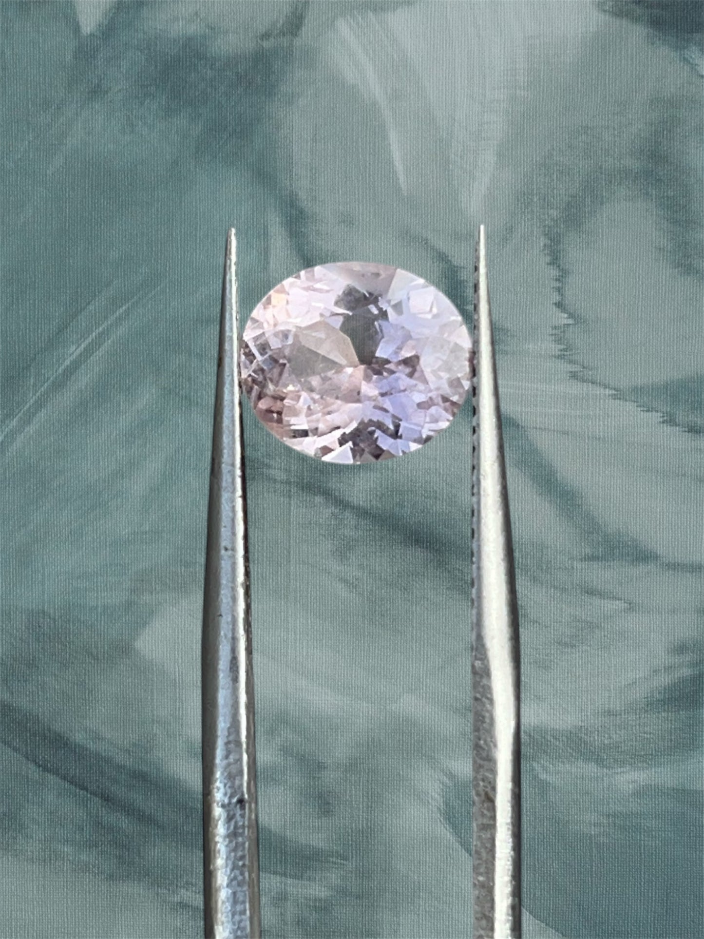 Unheated Peach Sapphire 2.35ct (Natural Corundum) – Eye Clean – Certified
