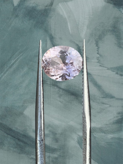 Unheated Peach Sapphire 2.35ct (Natural Corundum) – Eye Clean – Certified