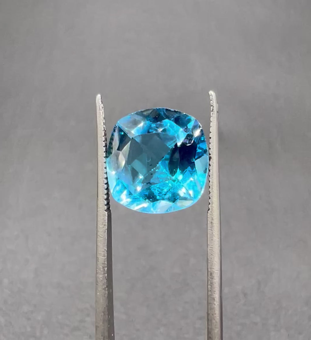 Natural Topaz | 4.40 ct | Swiss Blue Colour | Cushion Brilliant Mixed |9.95x9.81x5.75 mm | GIA Alumni Lab Report Provided