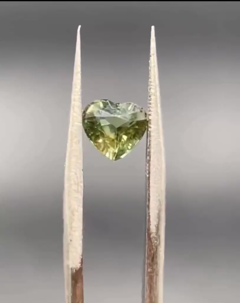 Natural Green Sapphire | 1.13ct | Heart shape | GIA alumni lab report provided