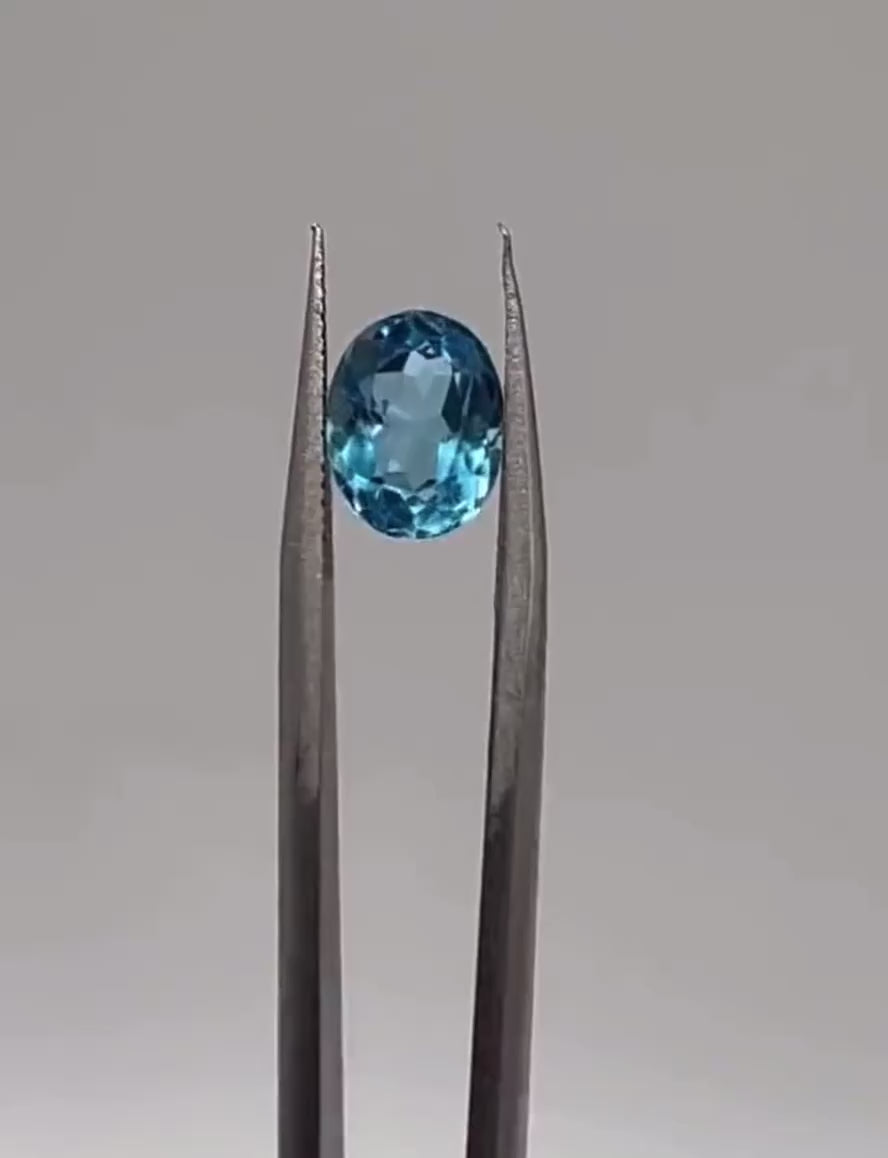 Natural Topaz | 2.69ct | Oval shape | December Birthstone | GIA Alumni lab report provided