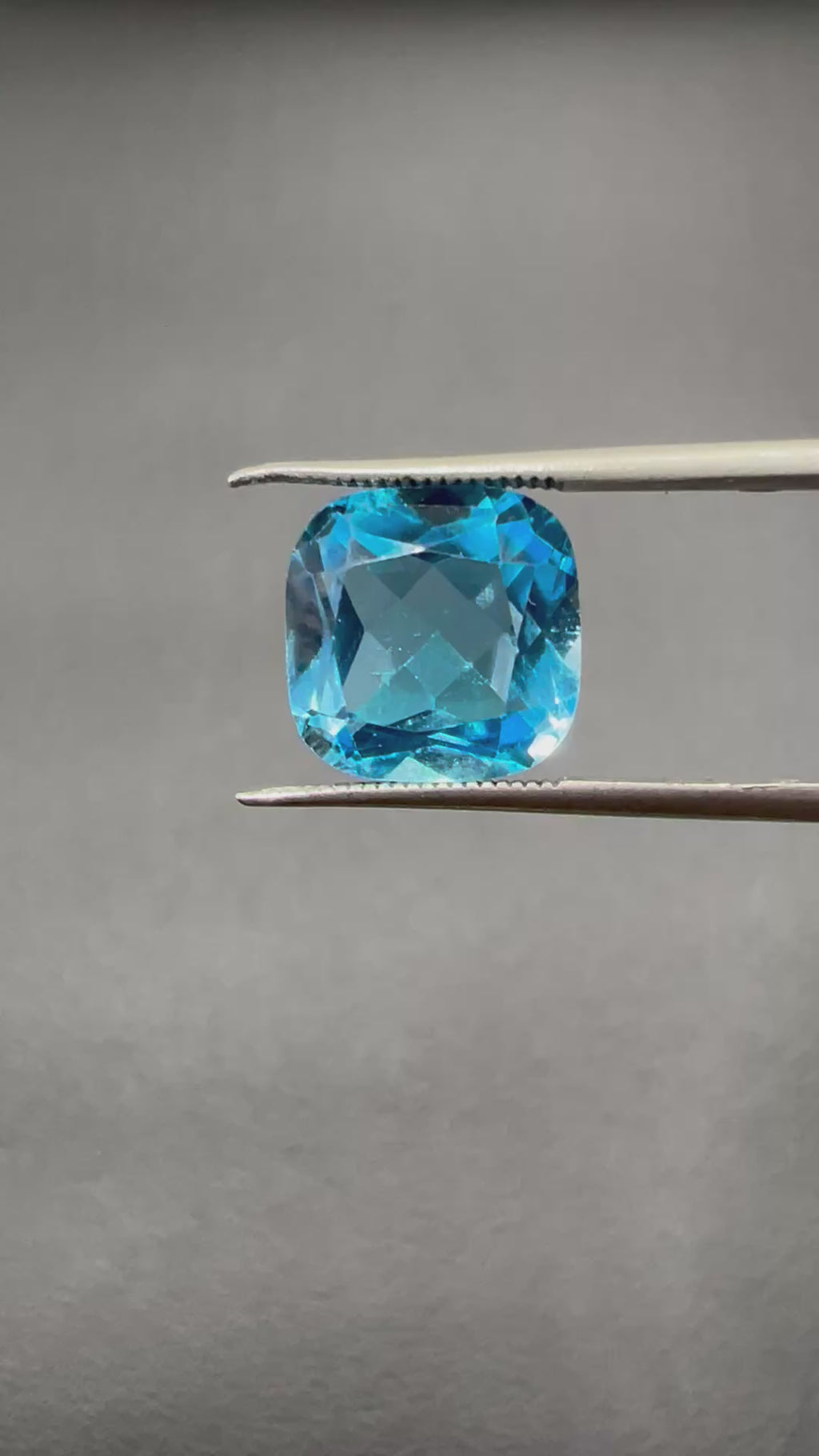 Natural Topaz | 5.37 ct | Swiss Blue Colour | Cushion Brilliant Mixed |
Dimension: 10.04x10.00x6.02 mm | GIA Alumni Lab Card Provided