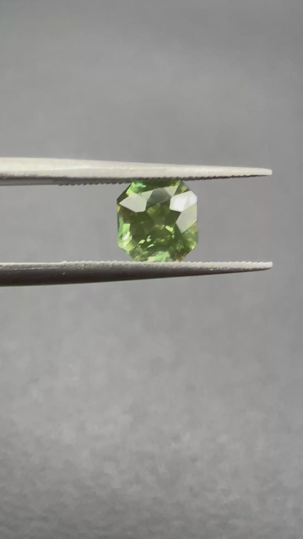 Natural Green Sapphire | 1.09ct | Heated | GIA Alumni Certificate provided
